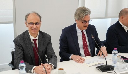 MACUT U PKS: Na raspolaganju sam privredi