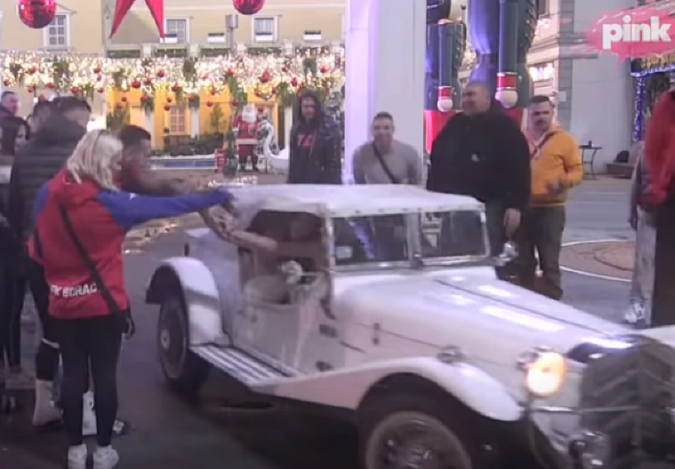 PRVO OGLAŠAVANJE IZBAČENOG IZ ELITE! Progovorio o roditeljima zadrugara: ''Njegova majka mi je spremala da jedem, dužan sam im''