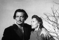 NAJČUDNIJA LJUBAVNA PRIĆA XX VEKA Daliju je Gala  bila i muza i ljubavnica, a nakon njene smrti bio je potpuno izgubljen