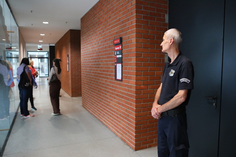 NAŠLI MU 120 KILA MARIHUANE Rekao da mu je to za privatnu upotrebu - SUDIJA MU SMANJIO KAZNU!