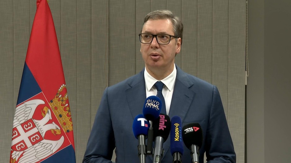 NEMANJIĆKIM GRBOM I ZASTAVOM TROBOJKOM Vučić uputio moćnu poruku vojnim veteranima: "Vi ste uzor generacijama"