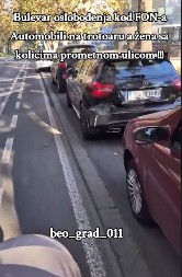 MLADA MAJKA VOZI BEBU U KOLICIMA NASRED ULICE Snimak iz Beograda razbesneo mnoge, evo u čemu je problem