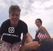 DEČKO SE OKRENUO NA TREN, A ONDA SE ZAČUO VRISAK Pozirali za selfi na vrhu zgrade, ono što se zatim desilo ledi krv u žilama! (VIDEO)