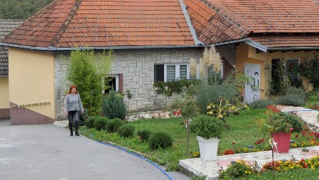 Ovaj srpski grad je pravi primer: Žene sa dela dobijaju stalne subvencije, ne pada im na pamet da napuste ognjišta