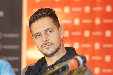 "HTEO JE DA MI POLOMI NOS" Poznati glumac hteo da prebije Miloša Bikovića, otkriveni svi detalji!