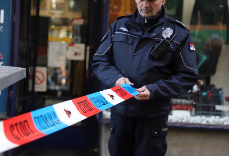 NOŽEM RANIO BIVŠU I NJENOG KOMŠIJU NA ČUKARICI Optužnica protiv Dejana zbog pokušaja ubistva