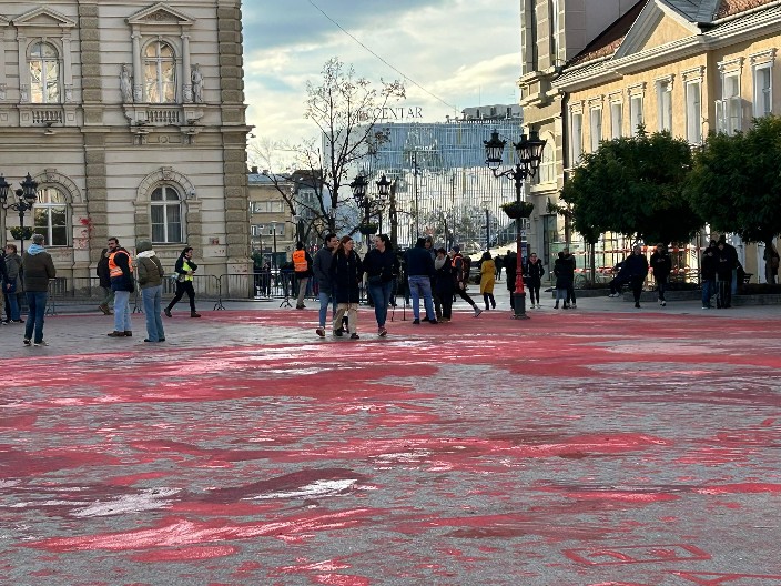 SAD IM SE I OVI PRIKLJUČILI... Posle Hrvata, podršku lažnim studentima šalju i "studenti" iz Crne Gore