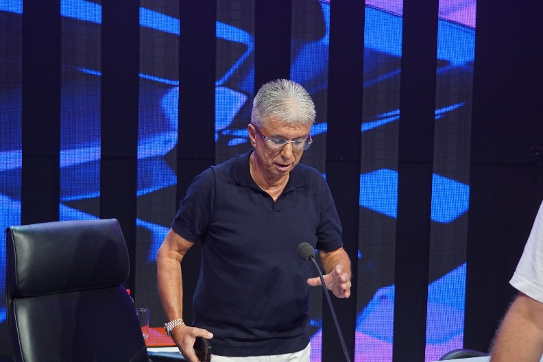 SAŠA POPOVIĆ SE UKLJUČIO UŽIVO U ZVEZDE GRANDA! Prvo obraćanje na televiziji nakon dužeg vremena