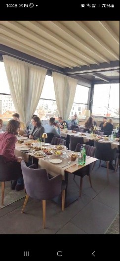 "AMERIČKA DEMOKRATIJA" Gozba za organizatore, pašteta za učesnike „studentskih“ protesta (FOTO)