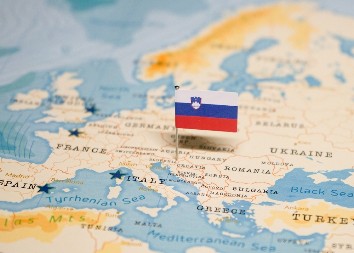 RAJ ZA ZAPOSLENE Plate više od 8.000 evra