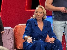 "DOGODILA SE NEZGODA NA POLOVINI KONCERTA, NISAM ŽELELA..." Prvo oglašavanje Lepe Brene nakon što je hitno operisana!