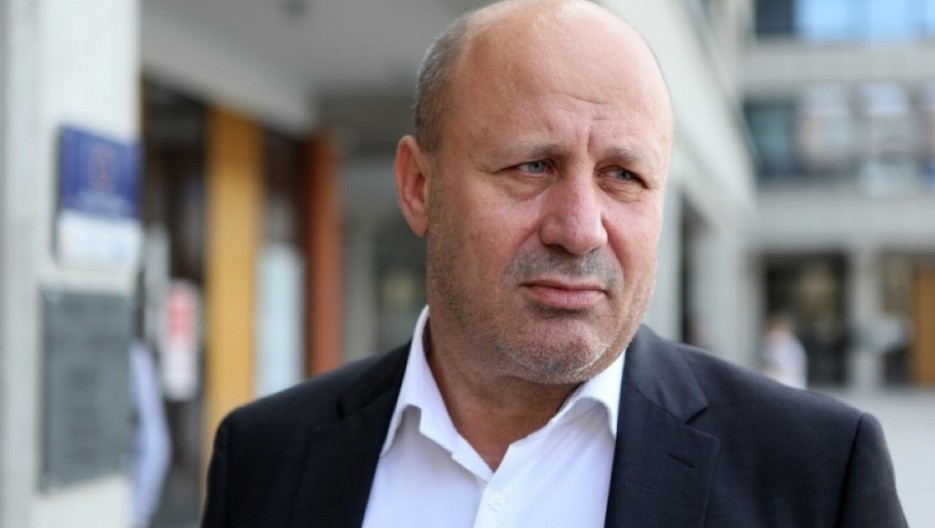 HTEO DA POKRADE GENERALA SIMIĆA, PA AKTIVIRAO ALARM Malerozni provalnik čeka suđenje u pritvoru!