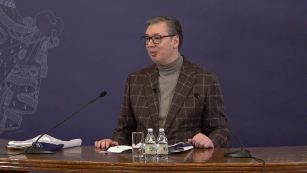 SPOMENIK KOJI ĆE UKAZATI NA NEZABORAV Predsednik Srbije o mestu tragedije u Novom Sadu