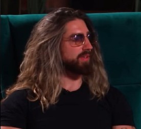 PRINC OD VRANJA OTKRIO BIZARAN RITUAL PRED EVROVIZIJU Kosu pere sapunom od čvaraka!