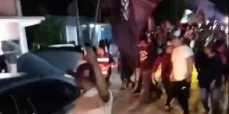 POLITIČARKA IZREŠETANA NASRED ULICE Napadači sasuli 20 metaka u masu, ima mrtvih i ranjenih (VIDEO)