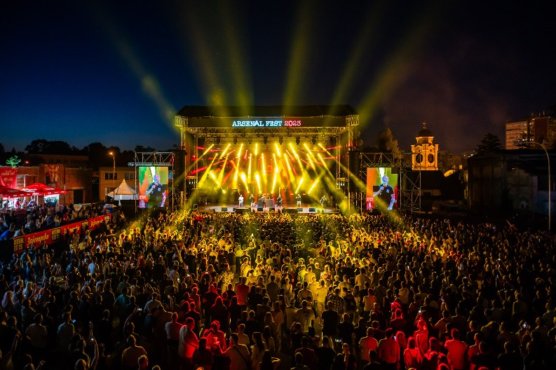 Arsenal Fest slavi 15 godina uz spektakularne nastupe na Main Stage-u: Massive Attack, Faithless, Michael Kiwanuka, The Hu, La Femme, Buč Kesidi, Senidah, Bajaga, Zoster i mnogi drugi!