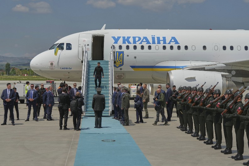 ZEMLJOTRES U ANKARI TOKOM SASTANKA ZELENSKOG I ERDOGANA! Nadležne službe su alarmirane