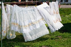 SVEKRVA MI JE POKAZALA KAKO DA OPEREM ZAVESE BEZ MUČENJA Sad su bele kao sneg nedeljama i mirišu kao iz parfimerije