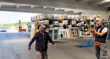 SUZE, ZAGRLJAJI I TORTA ZA KRAJ Asima iz Brčkog kolege ispratile u penziju kao heroja, snimak rasplakao region! (VIDEO)