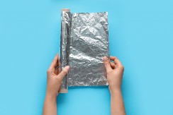 NE BACAJTE JE Aluminijumska folija može ponovo da se iskoristi, ali samo u ovim uslovima, budite oprezni