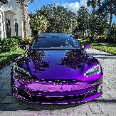 „OVO JE BRUTALNO DOBRO“ Zašto svi pričaju o ljubičastim Teslama koje pokreće Mask? (FOTO)