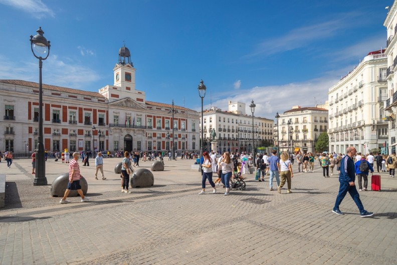 POTPUNI KOLAPS U EVROPI, SVE JE STALO Ljudi ostali bez ikakve konekcije, ŠTA se dešava?