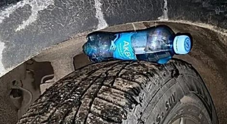 LJUDI MASOVNO STAVLJAJU PLASTIČNE FLAŠE NA TOČKOVE Evo zašto to svi rade i šta se dešava kad krenete da vozite