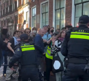 BRISANJE PROTESTA ZA ČAS Pendreci, suzavac i nula tolerancije za blokadere u Holandiji (VIDEO)