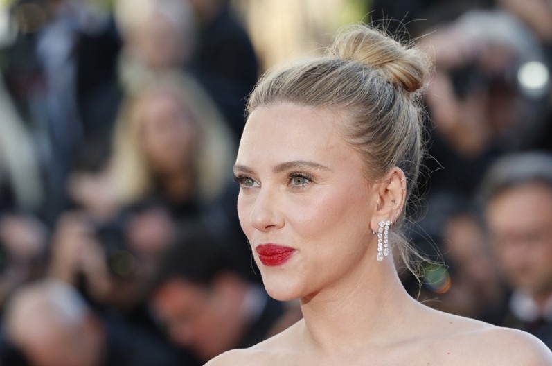 SKARLET JOHANSON ZABLISTALA U KANU KAO REDITELJKA Oduševila je svojim prvim filmom - emotivna priča raznežila je publiku