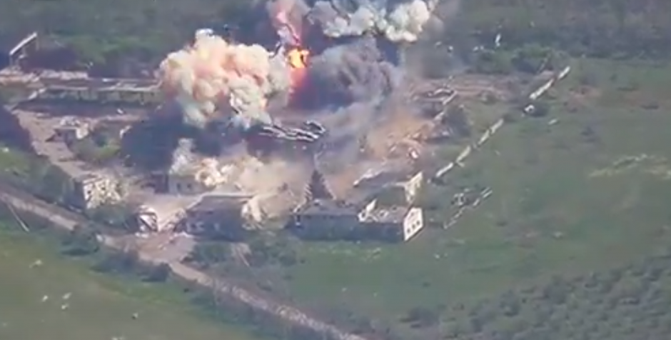 BOMBE OD 500 KILOGRAMA RUŠE SKLADIŠTA U HERSONU, LETELICE DOSEŽU DO HARKOVA! Ukrajinska odbrana se raspada? (VIDEO)