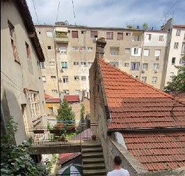 PA DA LI JE OVO MOGUĆE?! Balkon iz Bugarske postao hit u regionu – OVAKVO NEŠTO JOŠ NISTE VIDELI! (FOTO)