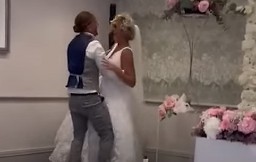 MLADA KRVARILA PRED SVIMA Mladoženja hteo da se ''našali'' pa napravio šok potez, venčanje se pretvorilo u horor! (VIDEO)