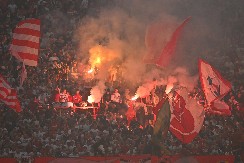 "DELIJE" OBOJILE BEOGRAD U CRVENO-BELO Pogledajte fantastičnu proslavu titule Zvezde (VIDEO)