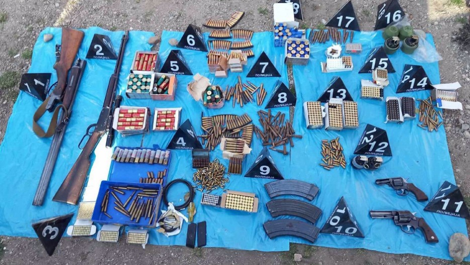 RAZORUŽANJE U SRBIJI: 190.970 PIŠTOLJA I REVOLVERA MANJE KOD GRAĐANA Moratorijum na nabavku i registraciju oružja PRODUŽEN do kraja 2025. godine