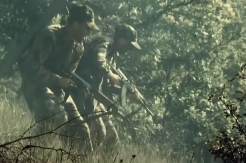 VOJNICI HEROJSKI BRANILI GRANICE SRJ OD ALBANSKIH TERORISTA I NATO-A! "Goreli su i zemlja i vazduh" na Paštriku