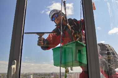 VIC DANA Radili Mujo i Haso u Americi kao perači prozora na neboderu...