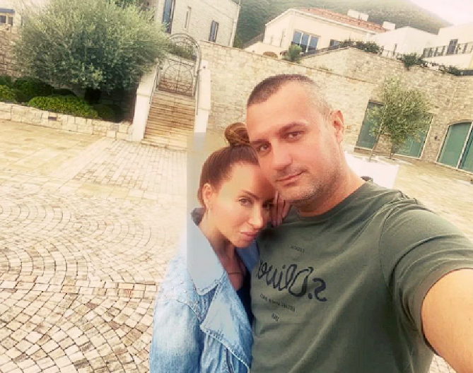 RAZVODI SE POSLE 13 GODINA BRAKA! Pevačica u jeku priče o krahu ljubavi neprepoznatljiva, javnost je nikada nije videla ovakvu! (FOTO)