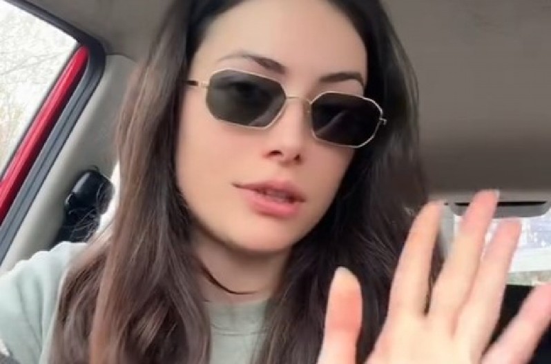 SRPKINJA DOŽIVELA HOROR POSLE ŠMINKANJA Završila u bolnici, ne skida naočare zbog STRAVIČNE infekcije oka! (VIDEO)