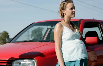 UMESTO RADOSTI ZBOG POROĐAJA, MLADA ŽENA JE OČAJNA "Roditelji mi uništavaju sreću, ovo što mi rade je užas"