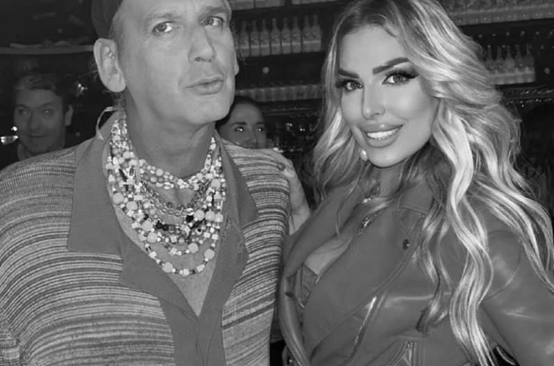 AVA KARABATIĆ SLOMLJENA OD BOLA Lije suze nakon smrti oca, za Alo izustila potresne reči: "Ostala sam sama na svetu"