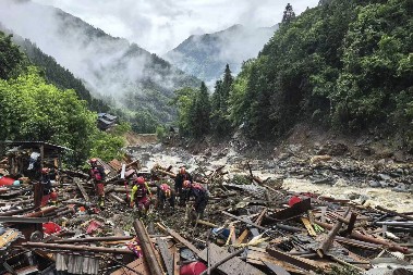 KINA IZDALA UPOZORENJE, VEĆ JE STRADALO 13 LJUDI! Najgore tek sledi (FOTO)