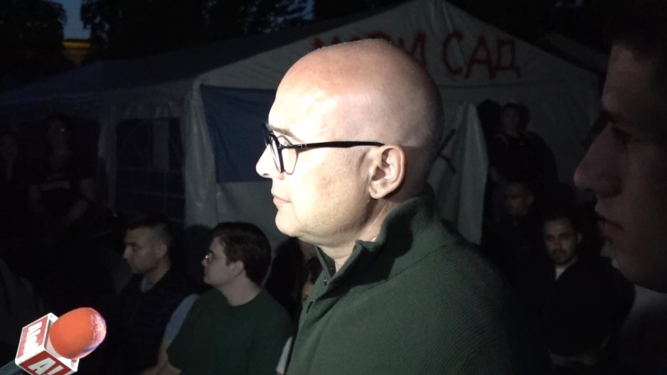 VUČEVIĆ POSETIO STUDENTE KOJI ŽELE DA UČE! Pobediće Srbija, to je jedino sigurno! (VIDEO)