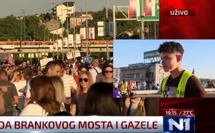 NEKA VUČIĆ OSTANE NA VLASTI, NAMA JE SUPER! Blokader slučajno priznao pravi cilj maltretiranja Beograda i Srbije (VIDEO)