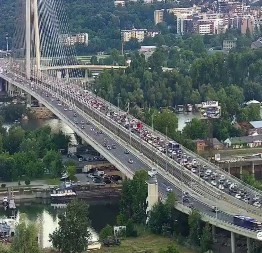 KILOMETARSKE KOLONE, MOST NA ADI KRCAT, SVI MILE Iživljavanje blokadera nad desetinama hiljada ljudi izgleda OVAKO (VIDEO)
