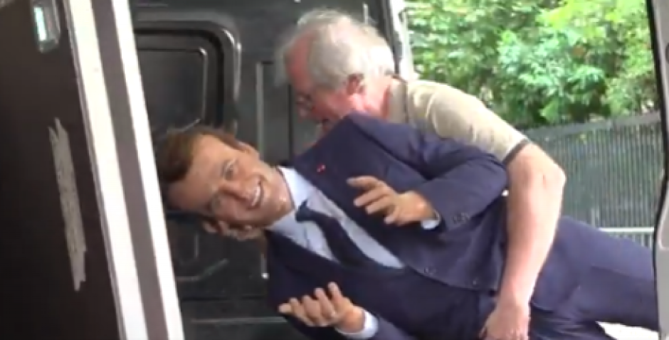 UKRALI MAKRONA IZ MUZEJA Lopovi odneli voštanu figuru vrednu 40.000 evra, pa uradili ovo