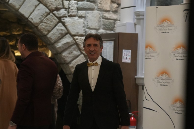 OVO JE MISTERIOZNI SIN ŽIKE JAKŠIĆA Pobegao daleko od Srbije, veoma je uspešan u svom poslu, a evo kako izgleda!