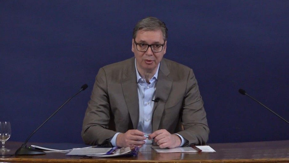 PREDSEDNIK VUČIĆ OBJAVIO SJAJNE VESTI! Otvaramo 5 fabrika u naredna tri meseca! (VIDEO)