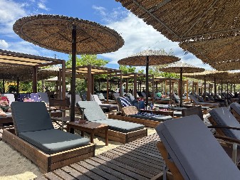 "SADA TRAŽE 12 EVRA SAMO DA LEGNEŠ" Hladan tuš za srpske turiste u Grčkoj, ove cene u predsezoni nisu očekivali (FOTO)