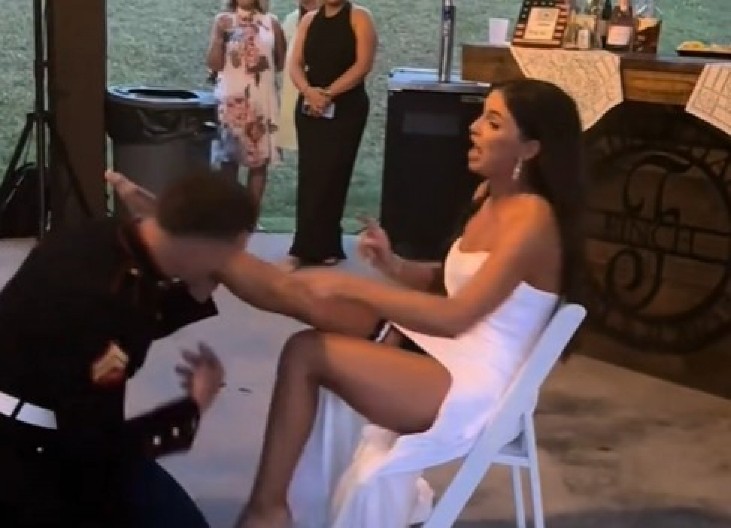 ''STRIC BOŽA PREBLEDEO, BABA PALA KAO SVEĆA'' Mladoženja zubima krenuo na mladu, gosti zanemeli, komentari pršte! (VIDEO)