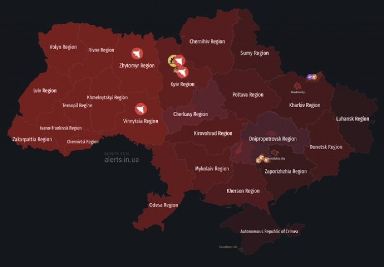 KRVAVI RUSKI NAPAD ZATRESAO KIJEV, IMA MRTVIH Eksplozije odjekuju, hiljade ljudi u skloništima, doleću dronovi sa svih strana! (FOTO/VIDEO)